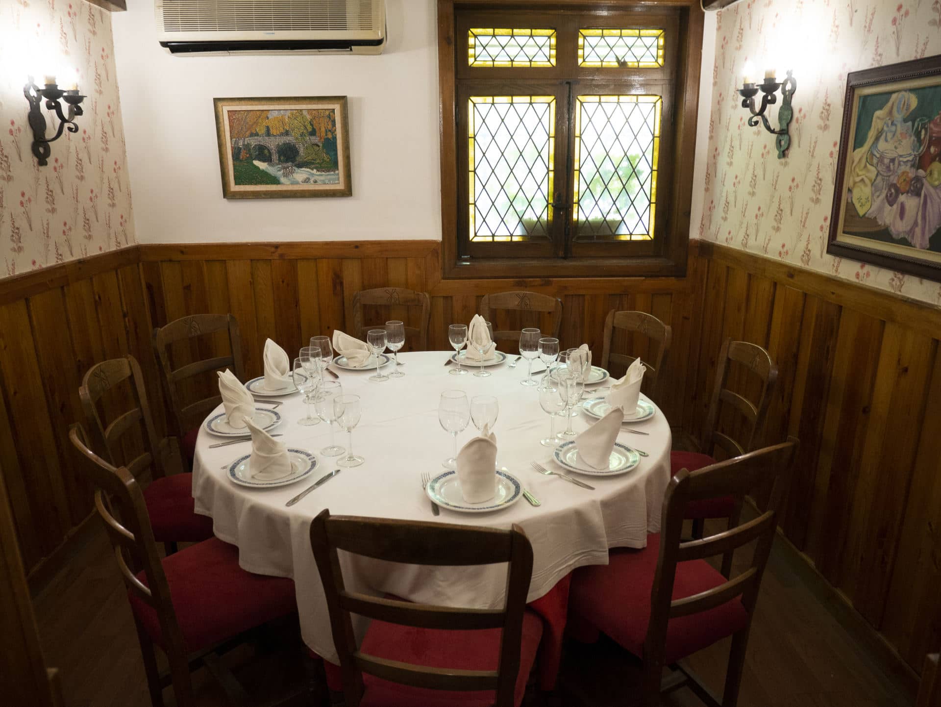 Salón privado 10 comensales del Restaurante Asador El Molino Madrid Plaza de Castilla